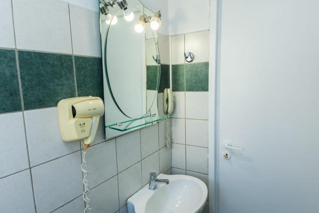 Silver Hotel Athens Double Room With Balcony Exterior foto